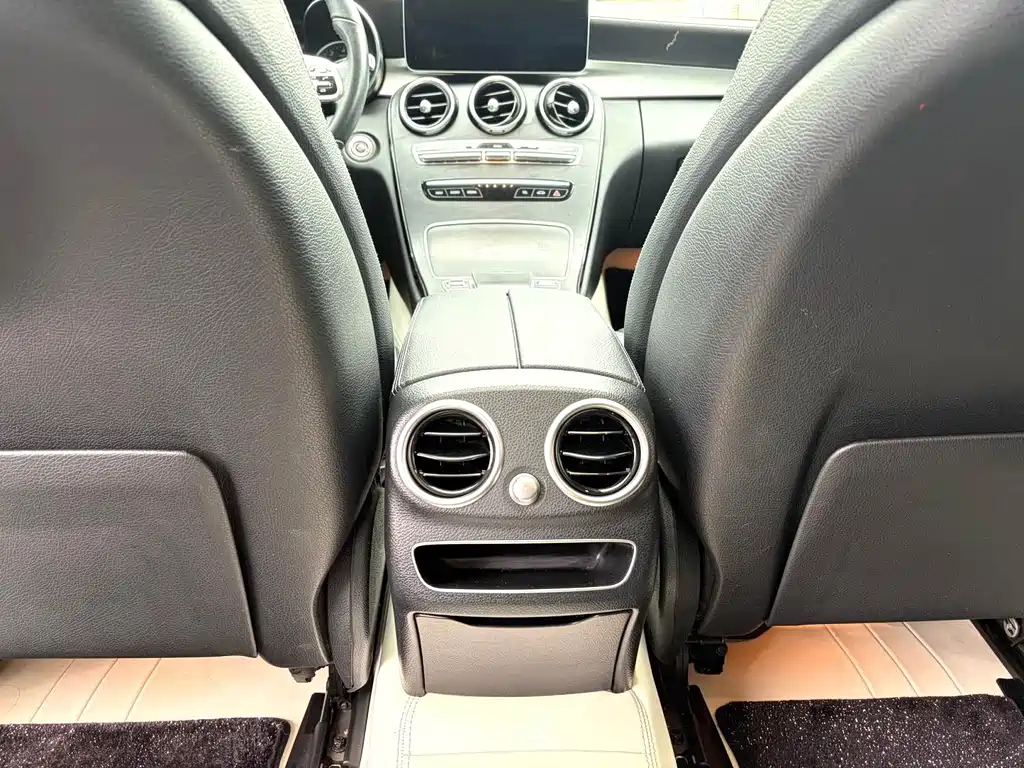 Mercedes-Benz C-Class — миниатюра 10