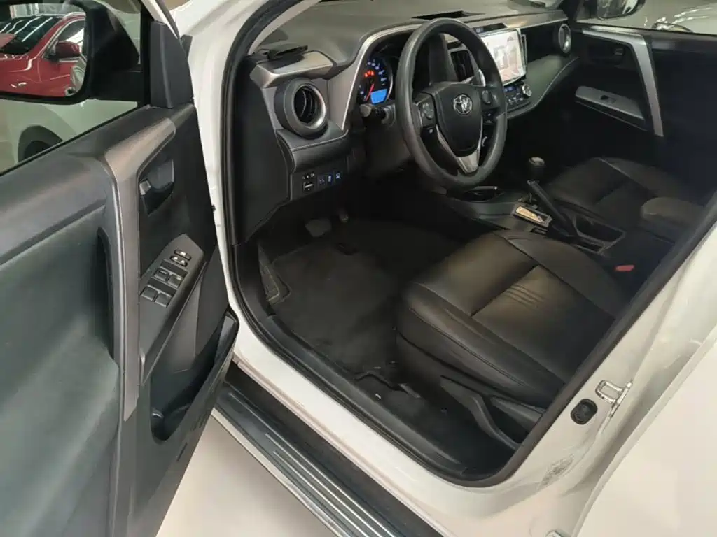 Toyota RAV4 — миниатюра 16