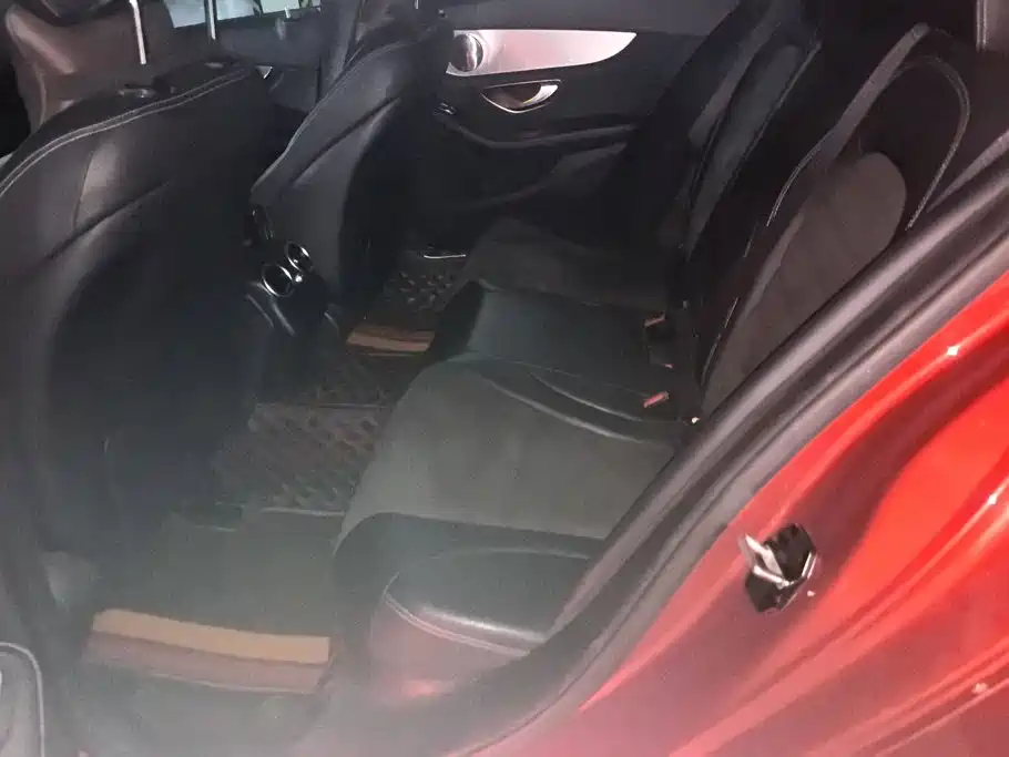 Mercedes-Benz C-Class — миниатюра 11