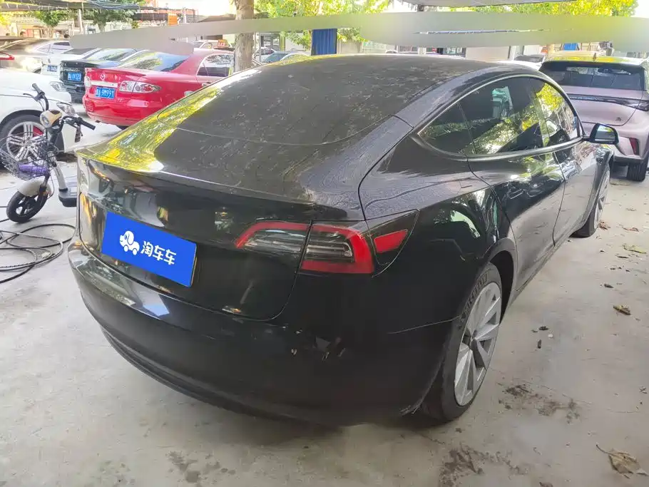 Tesla Model 3 — миниатюра 3