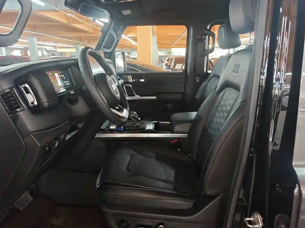 212 212 T01 — миниатюра 15