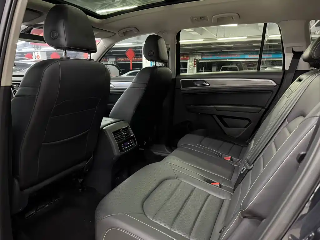 Volkswagen Teramont — миниатюра 5