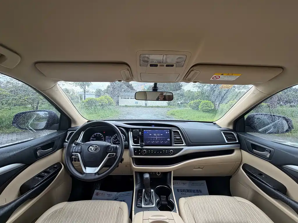 Toyota Highlander — миниатюра 10