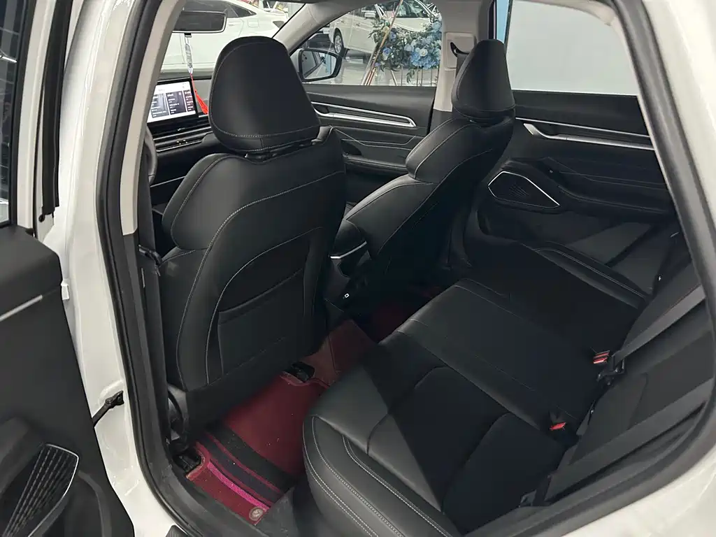 Geely Emgrand — миниатюра 5