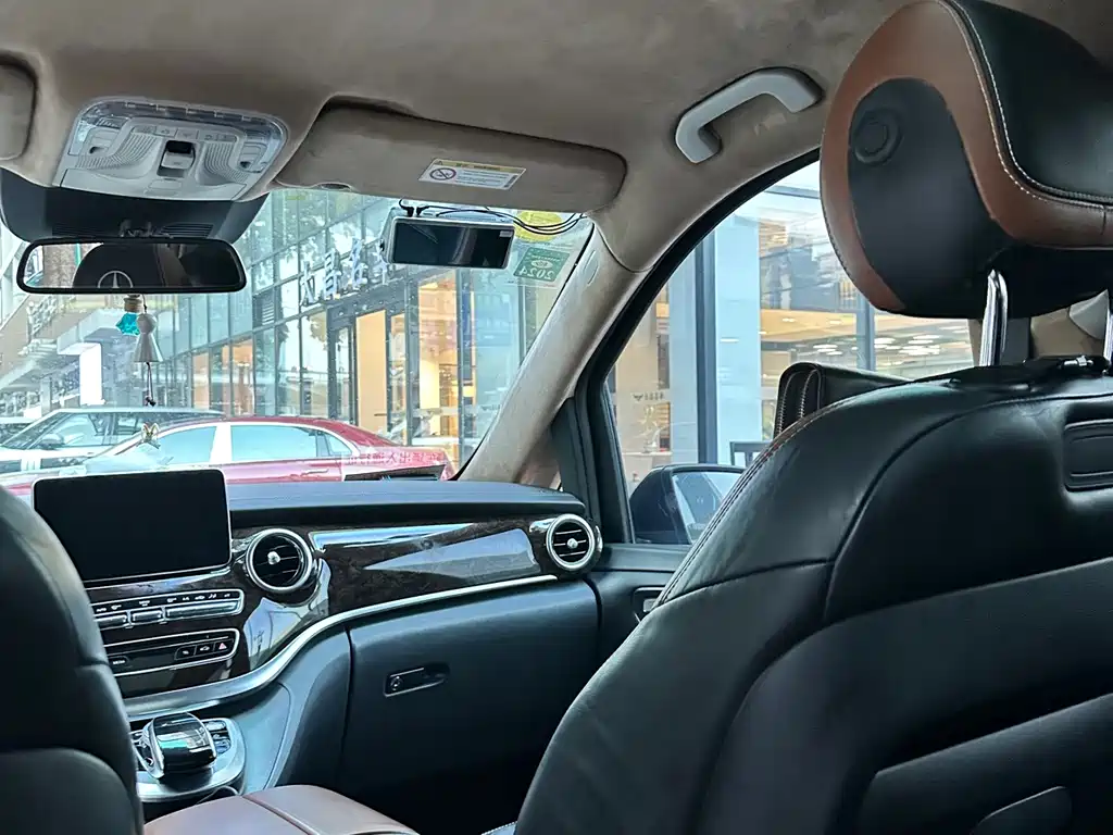 Mercedes-Benz V-Class — миниатюра 15