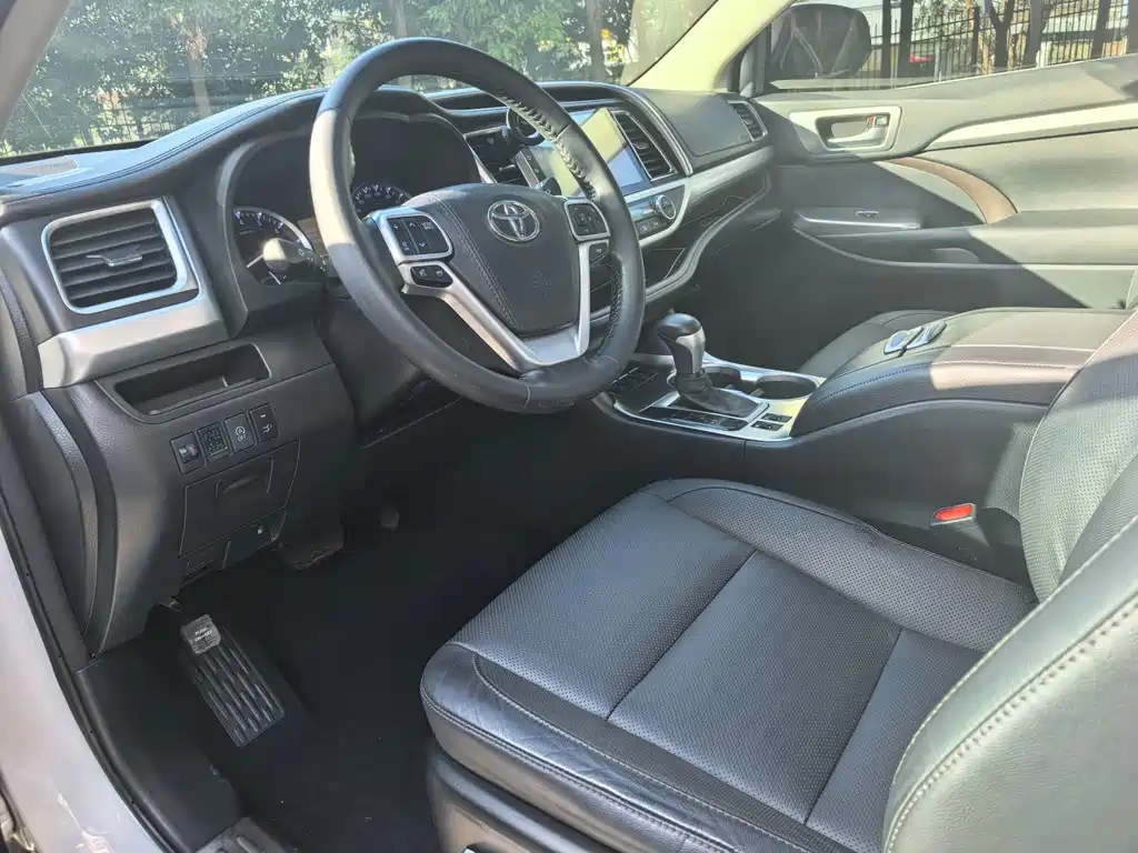 Toyota Highlander — миниатюра 9