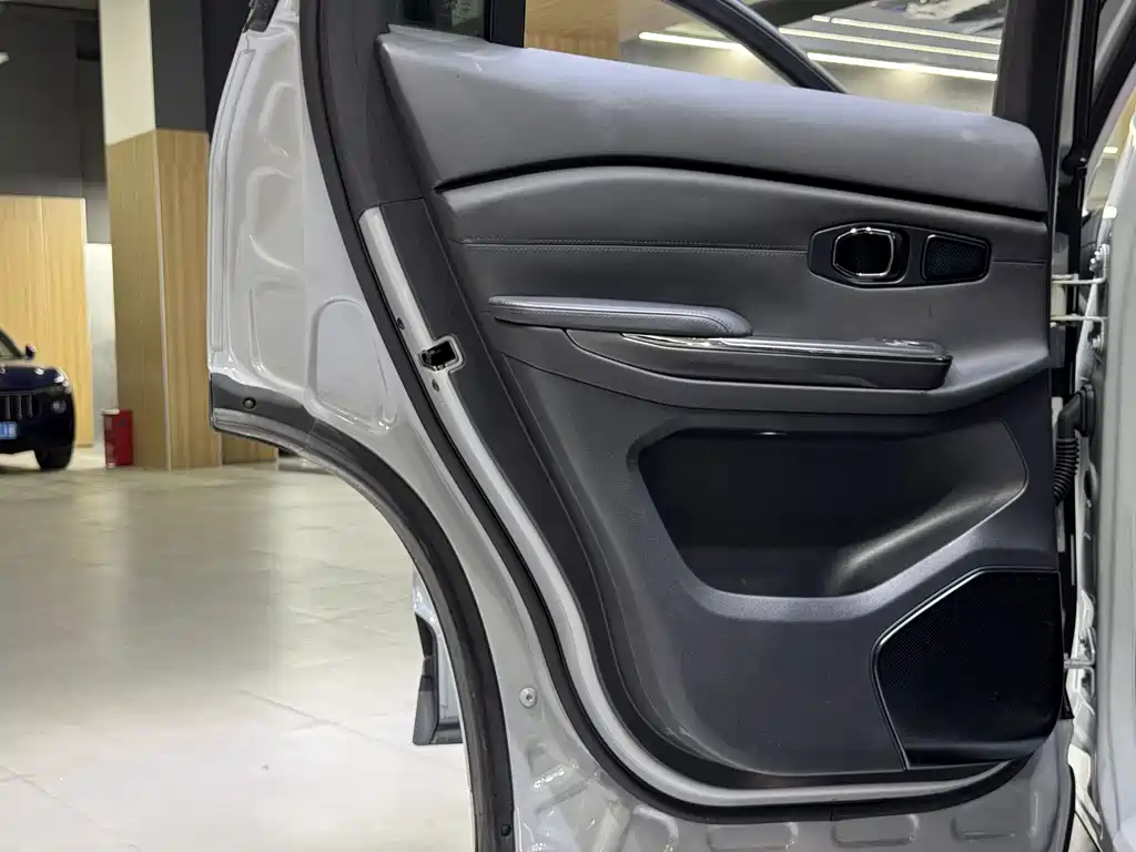 NIO ES6 — миниатюра 18