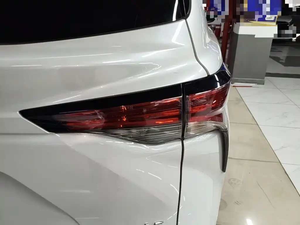 Toyota Sienna — миниатюра 8