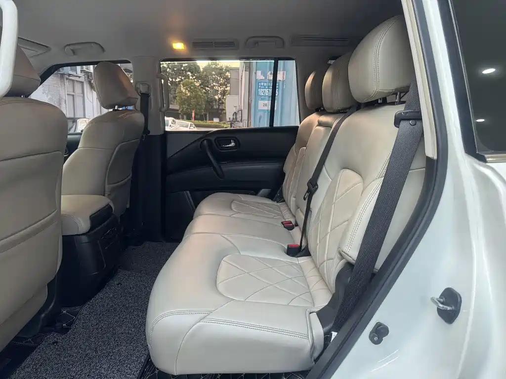 Nissan Patrol — миниатюра 9