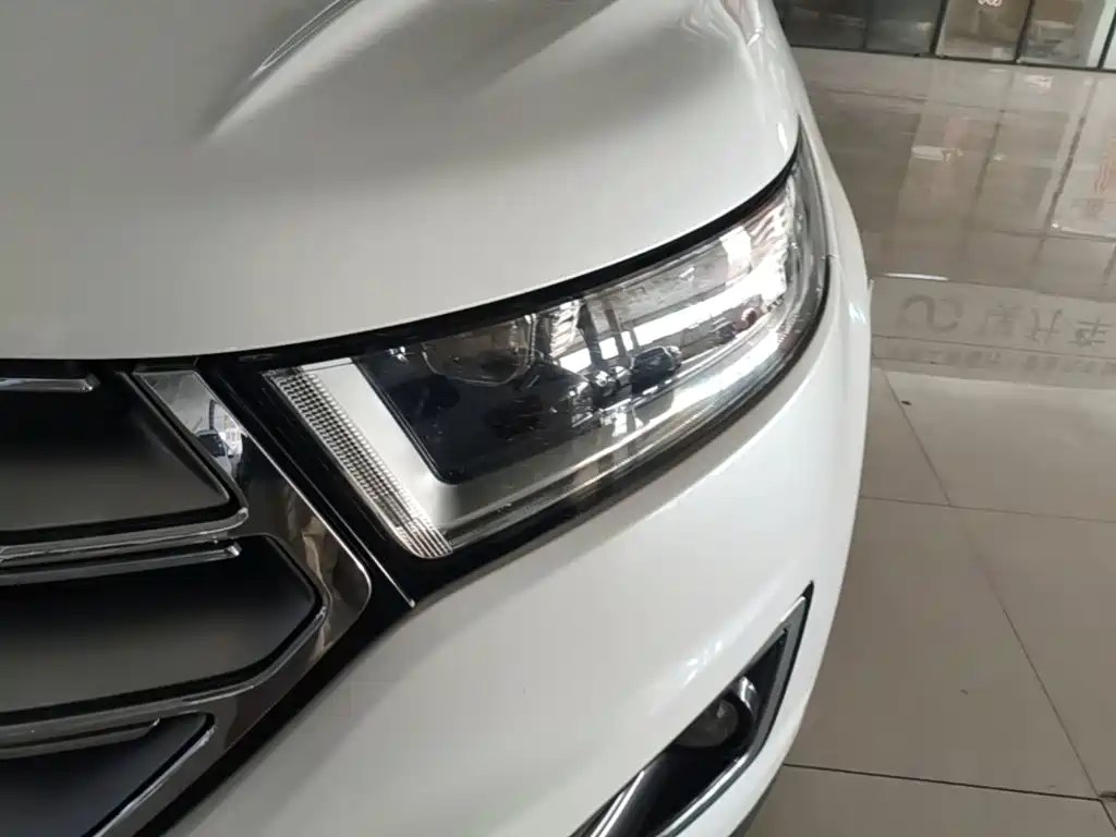 Ford Edge — миниатюра 24