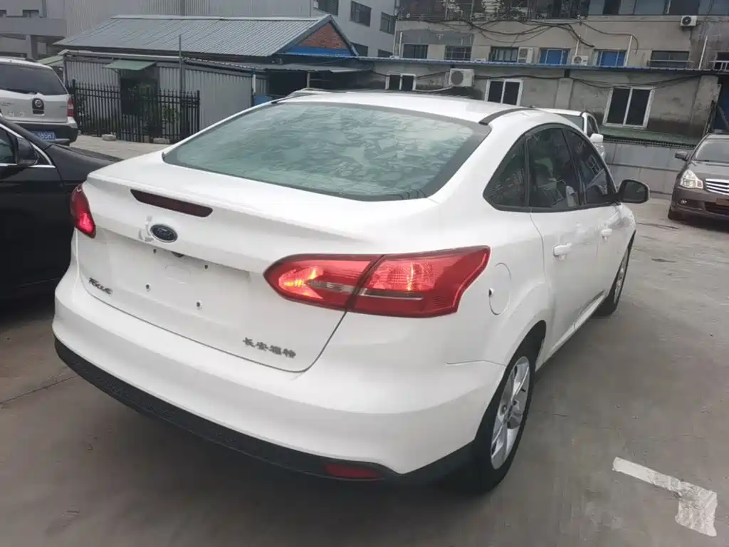 Ford Focus — миниатюра 7