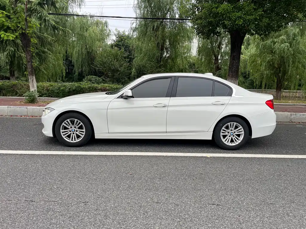 BMW 3 Series — миниатюра 3