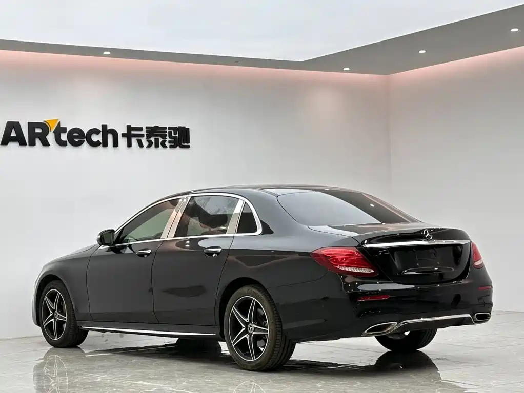 Mercedes-Benz E-Class — миниатюра 3