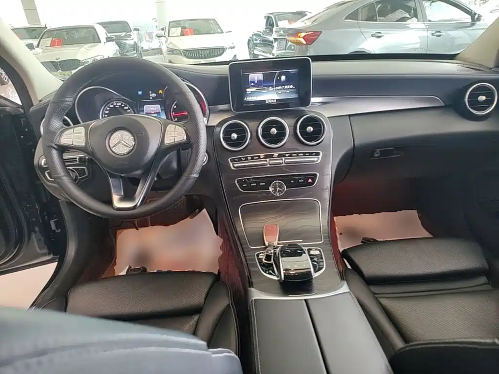 Mercedes-Benz C-Class — миниатюра 10