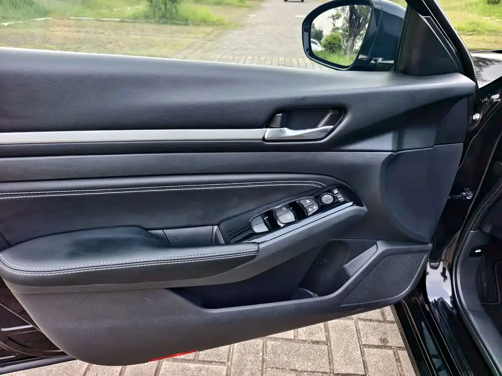 Nissan Teana — миниатюра 10