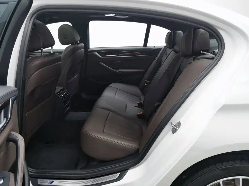 BMW 5 Series — миниатюра 15