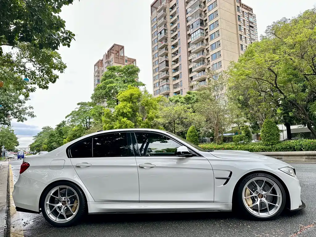 BMW M3 — миниатюра 5