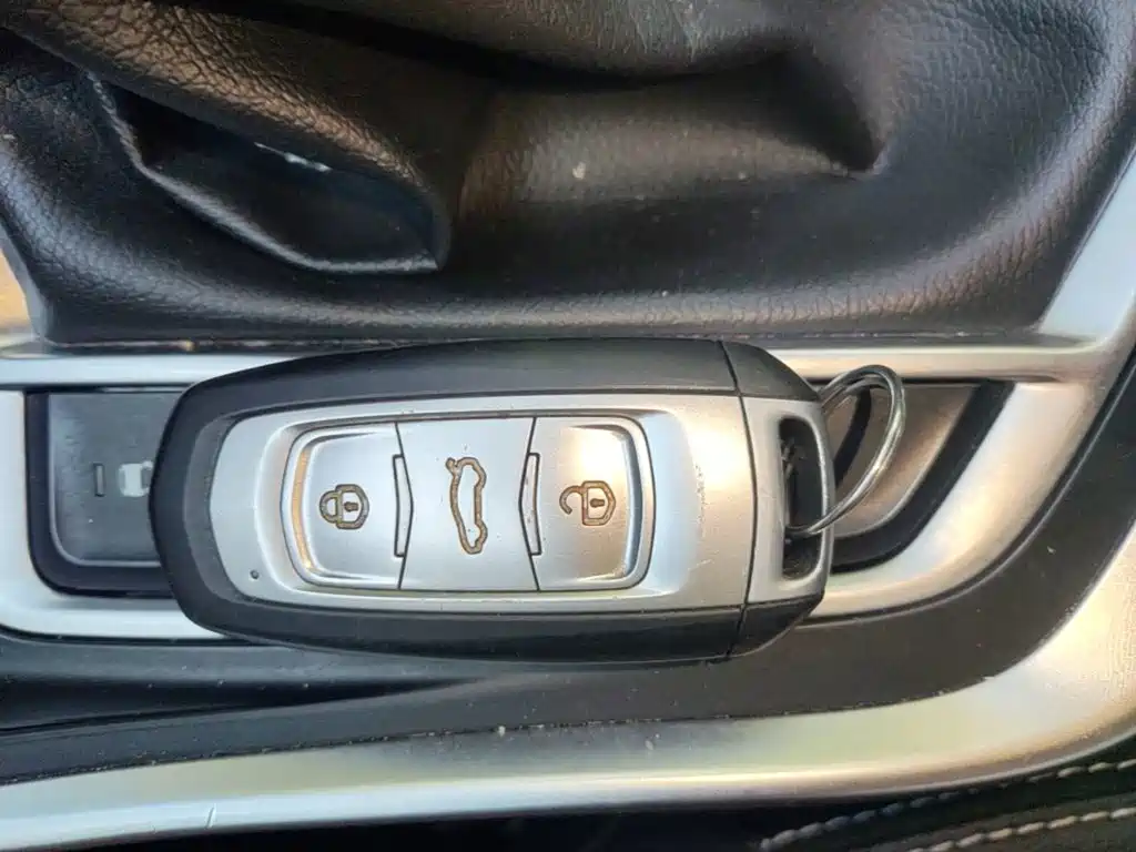 Geely Vision X3 — миниатюра 9