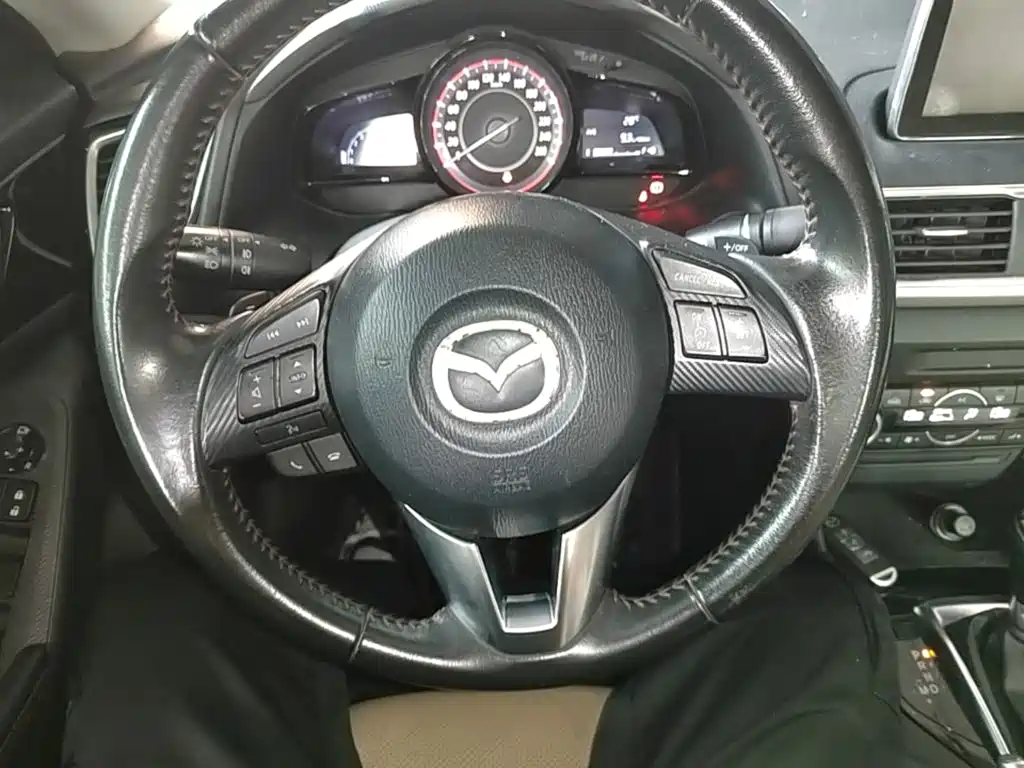 Mazda 3 Axela — миниатюра 11