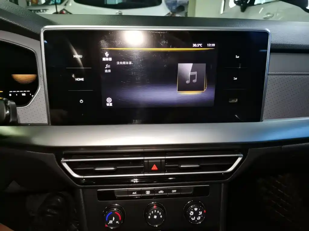 Volkswagen Lavida — миниатюра 13