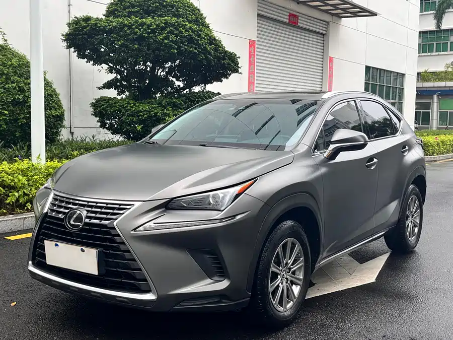Lexus NX фото 1