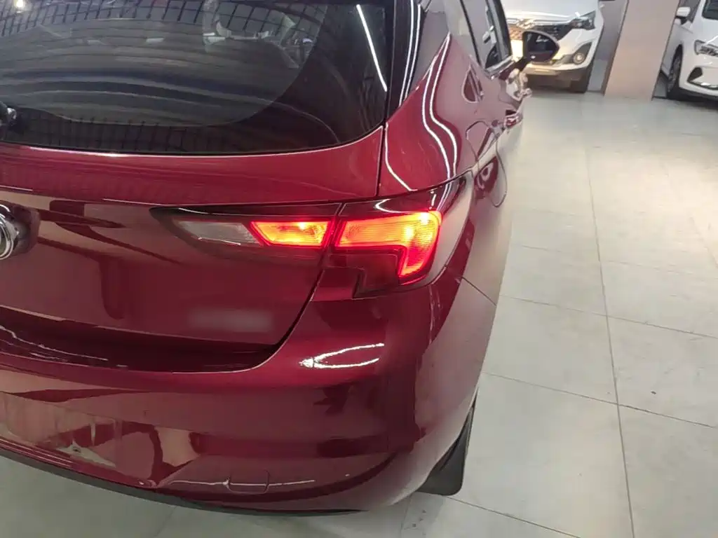 Buick Verano — миниатюра 8