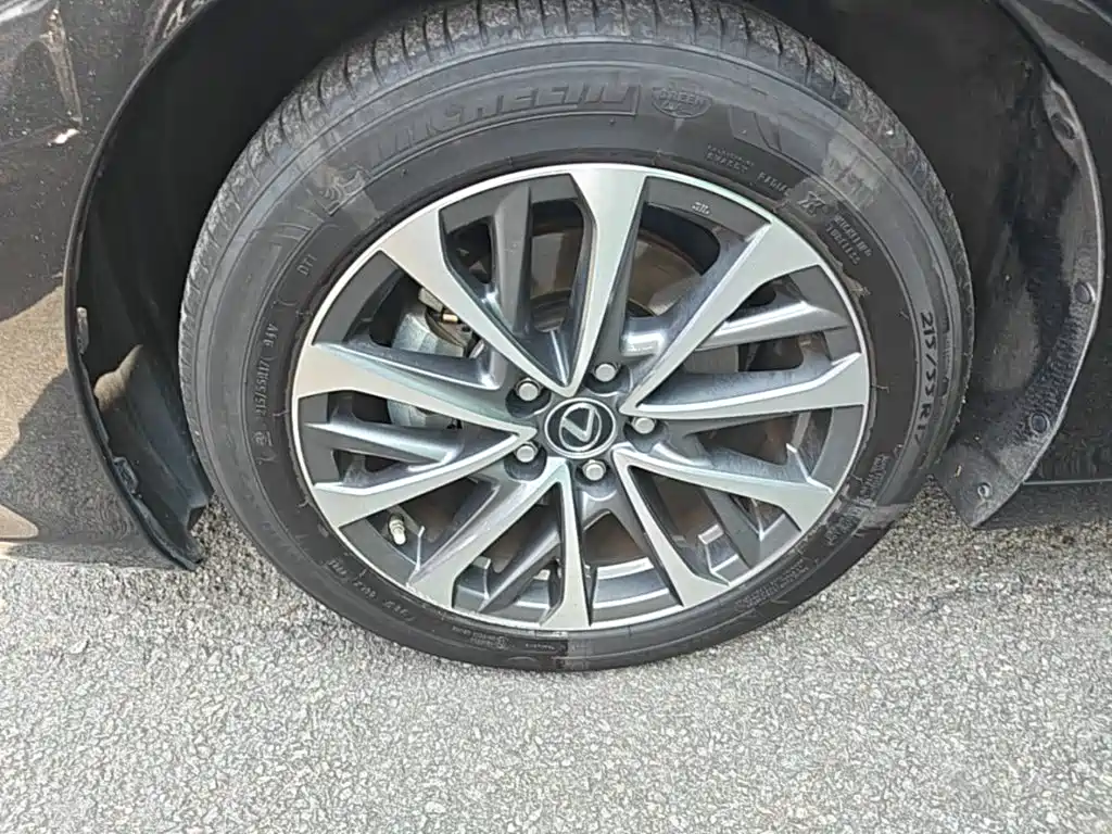 Lexus ES — миниатюра 23