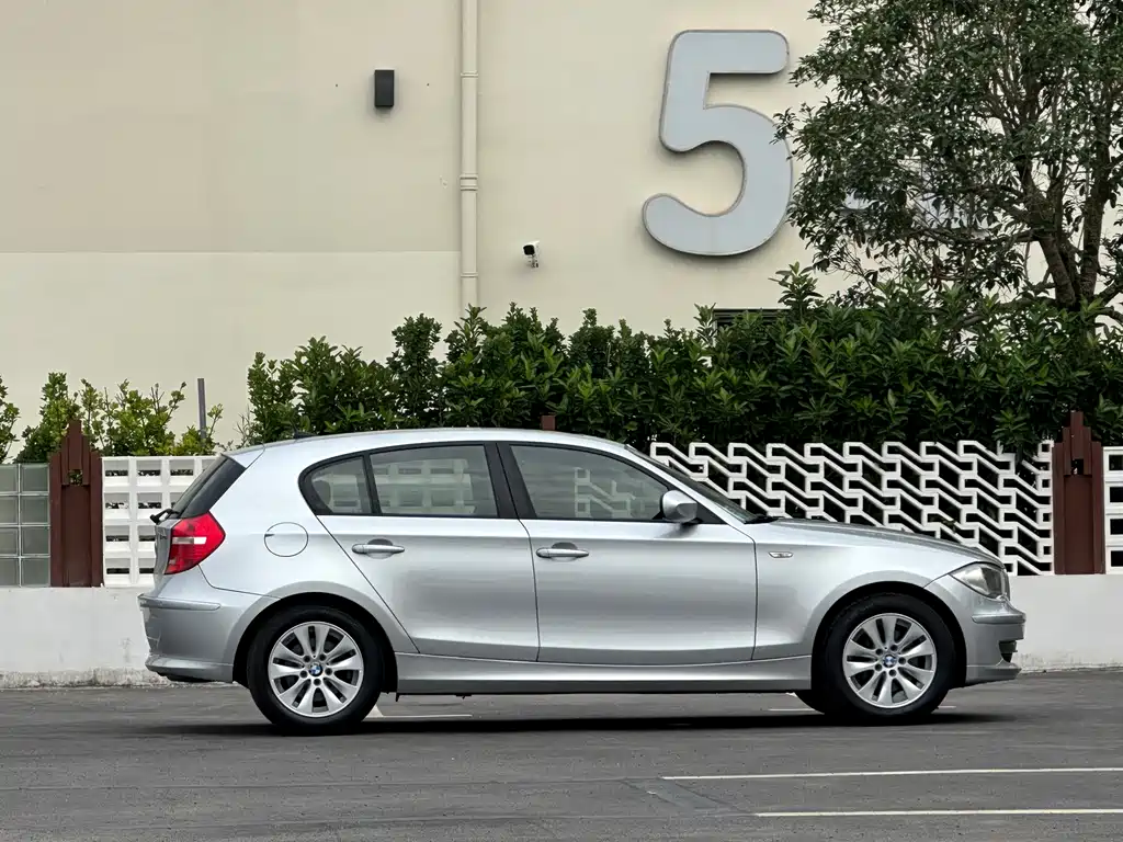 BMW 1 Series (Import) — миниатюра 3