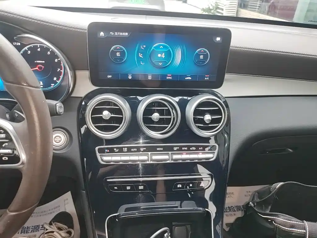 Mercedes-Benz GLC — миниатюра 13