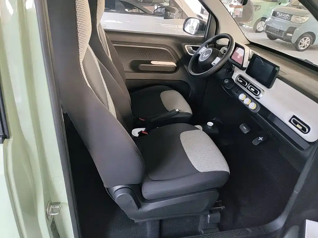 Wuling MINIEV — миниатюра 25