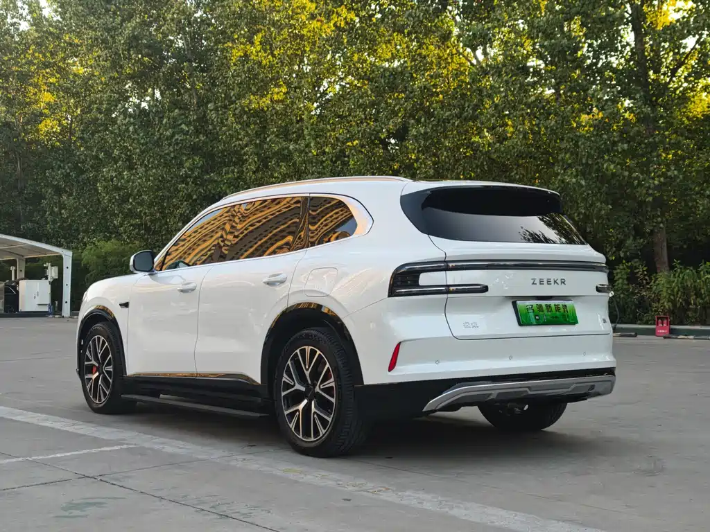 Zeekr 8X — миниатюра 2