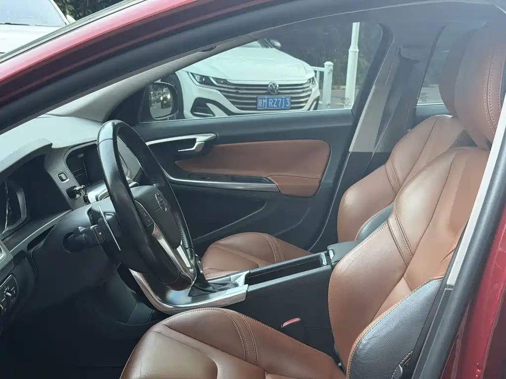 Volvo V60 — миниатюра 5
