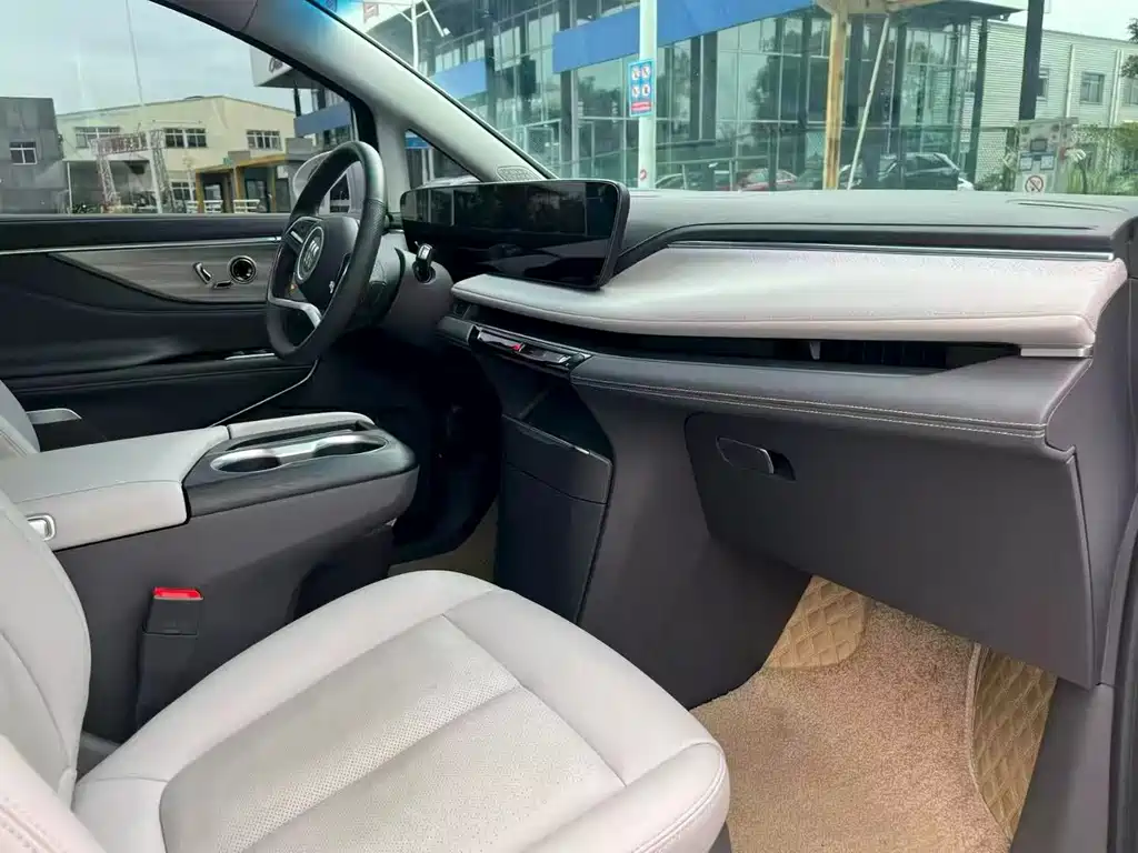 Buick GL8 — миниатюра 4
