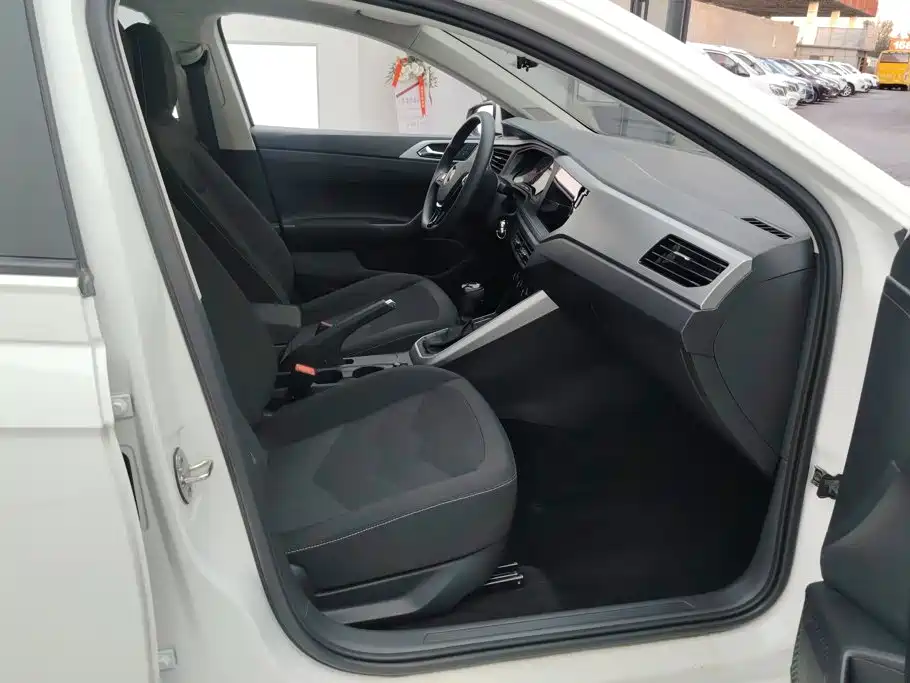 Volkswagen Polo — миниатюра 8