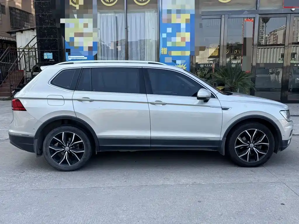 Volkswagen Tiguan L — миниатюра 3