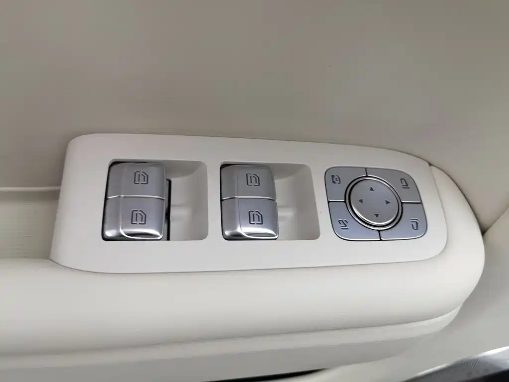 Li Auto Li L7 — миниатюра 9