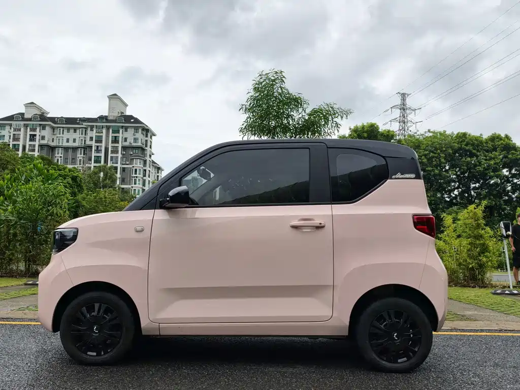 Wuling MINIEV — миниатюра 4