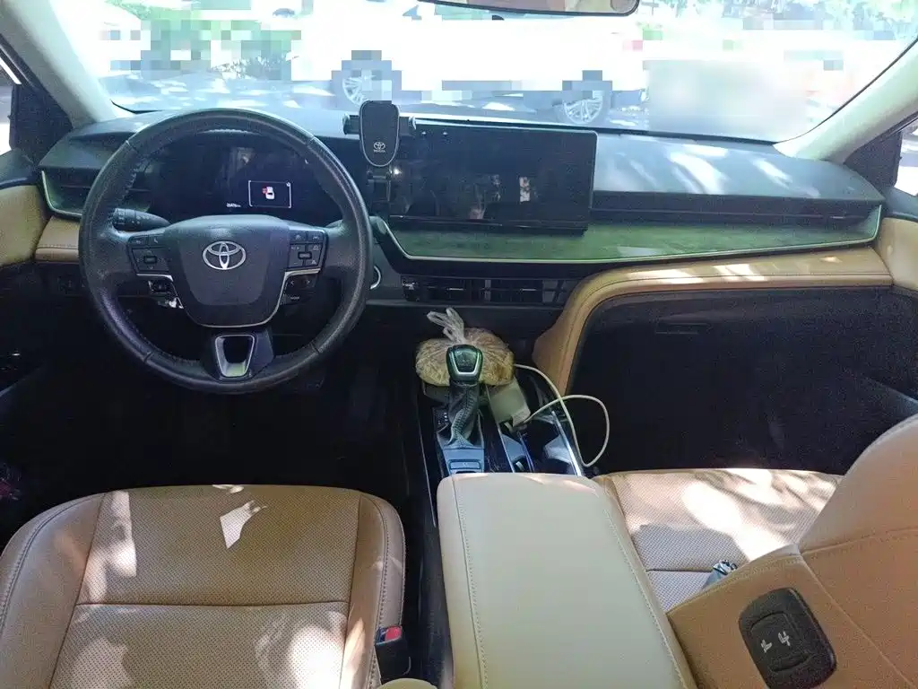 Toyota Camry — миниатюра 13