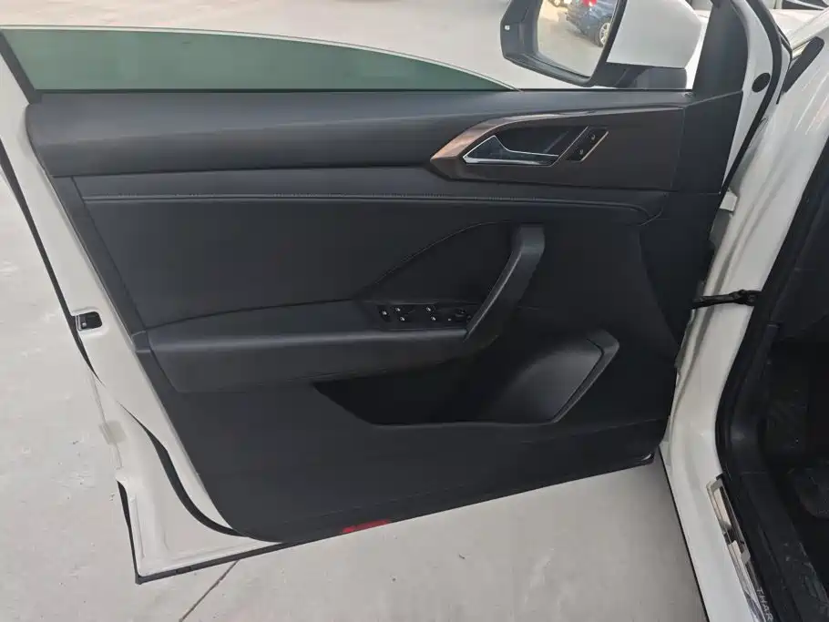 Volkswagen Tharu — миниатюра 7