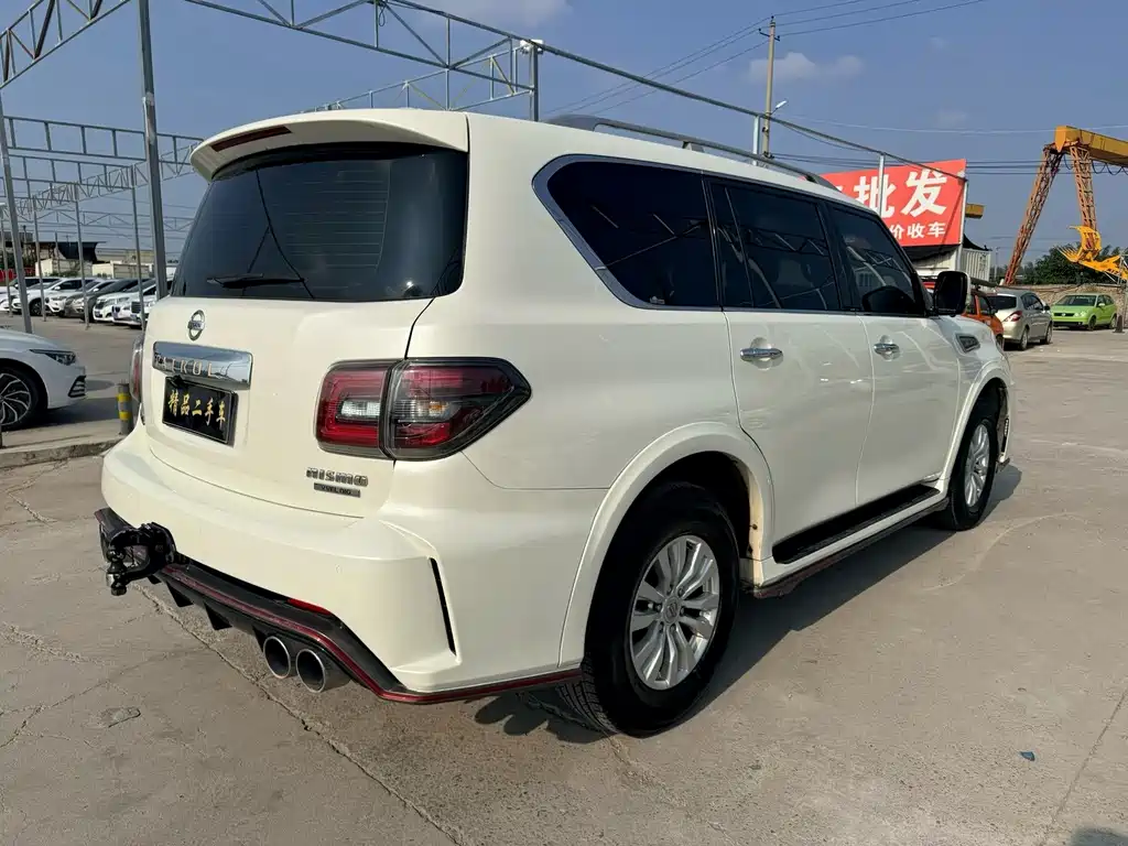 Nissan Patrol — миниатюра 5