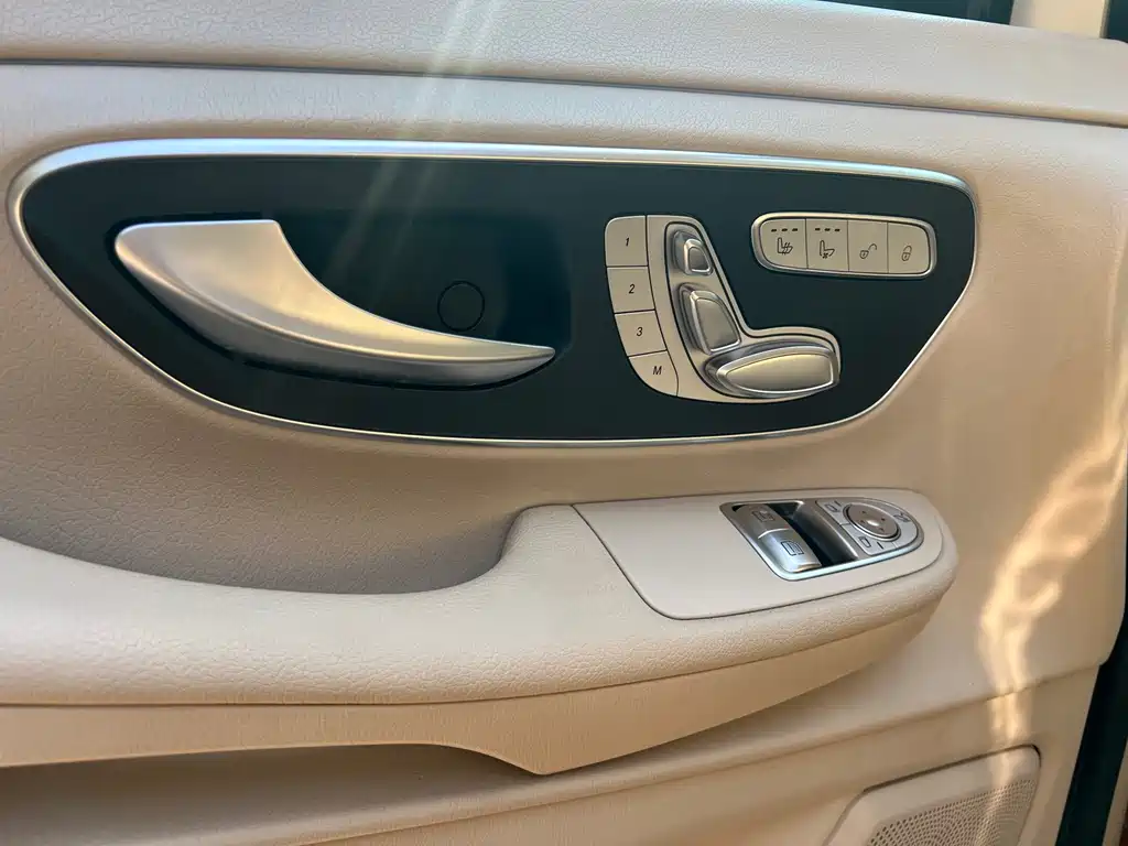 MERCEDES-BENZ V CLASS