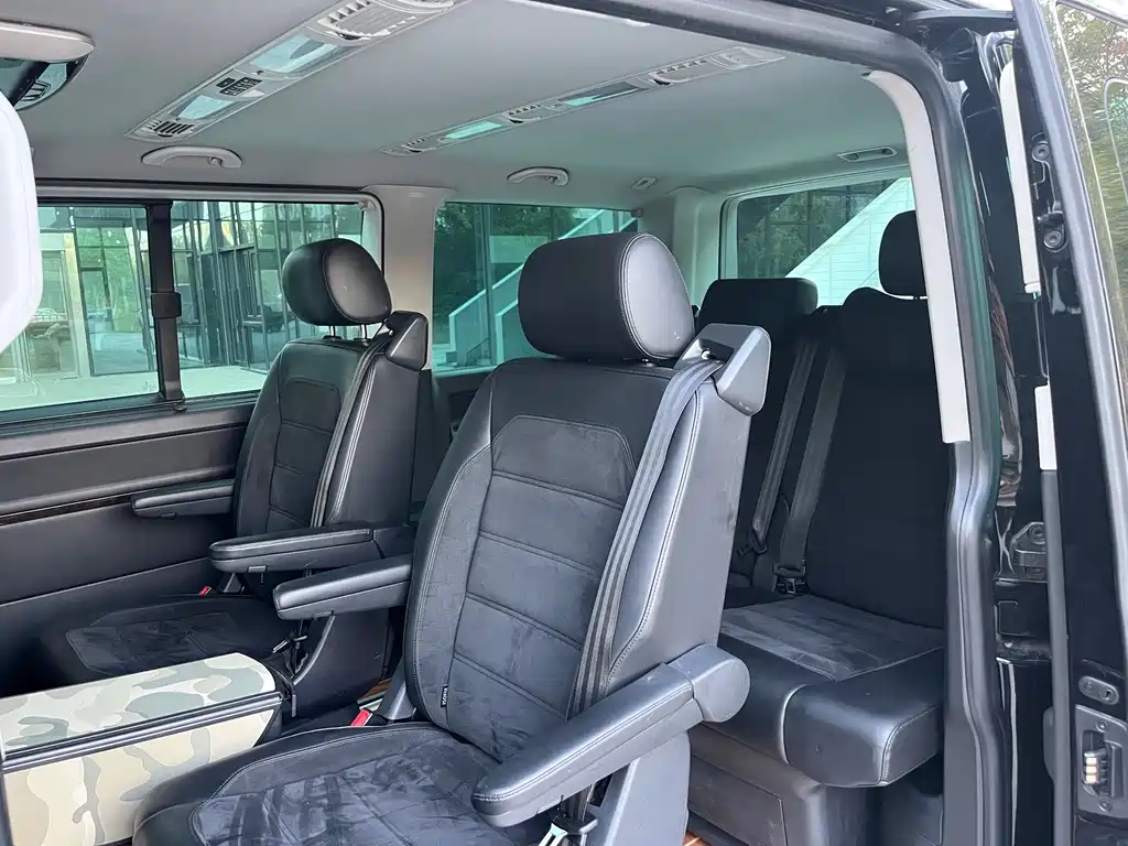 Volkswagen Multivan — миниатюра 9