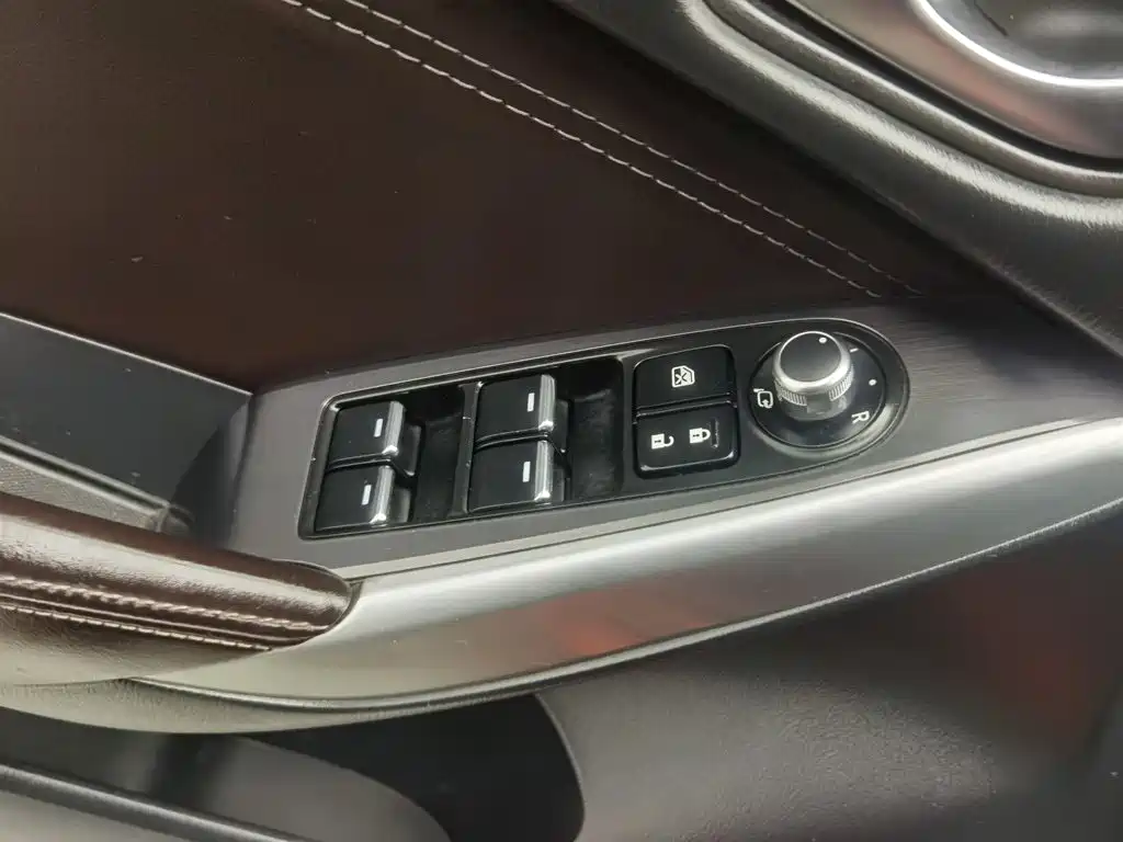 Mazda Atenza — миниатюра 9