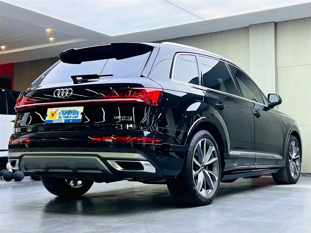 Audi Q7 2023 45 TFSI quattro S line Sport