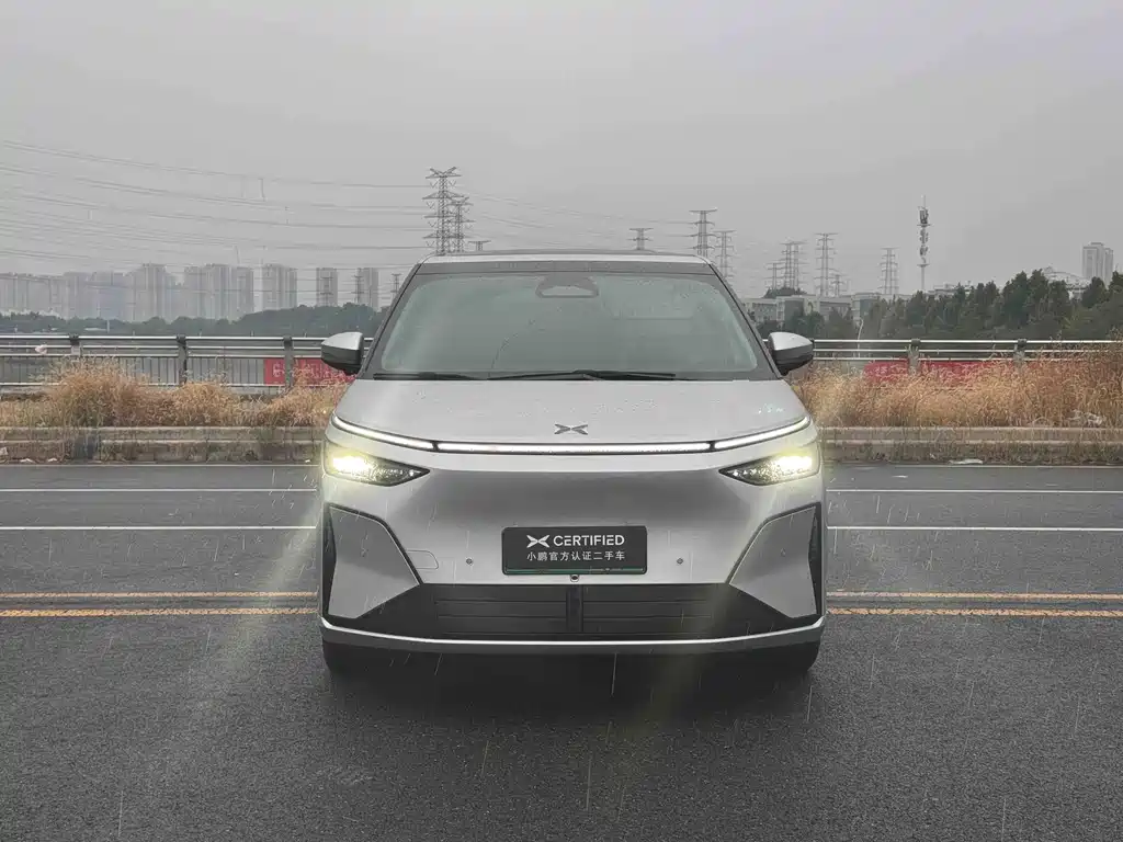 XPeng X9 — миниатюра 2