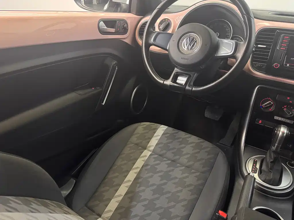 VOLKSWAGEN BEETLE