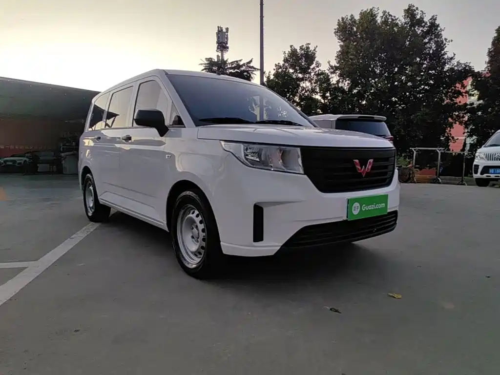Wuling Hongguang PLUS — миниатюра 4