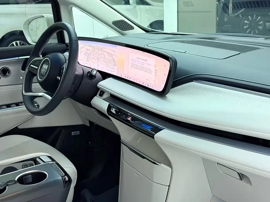 Buick GL8 Hybrid — миниатюра 4
