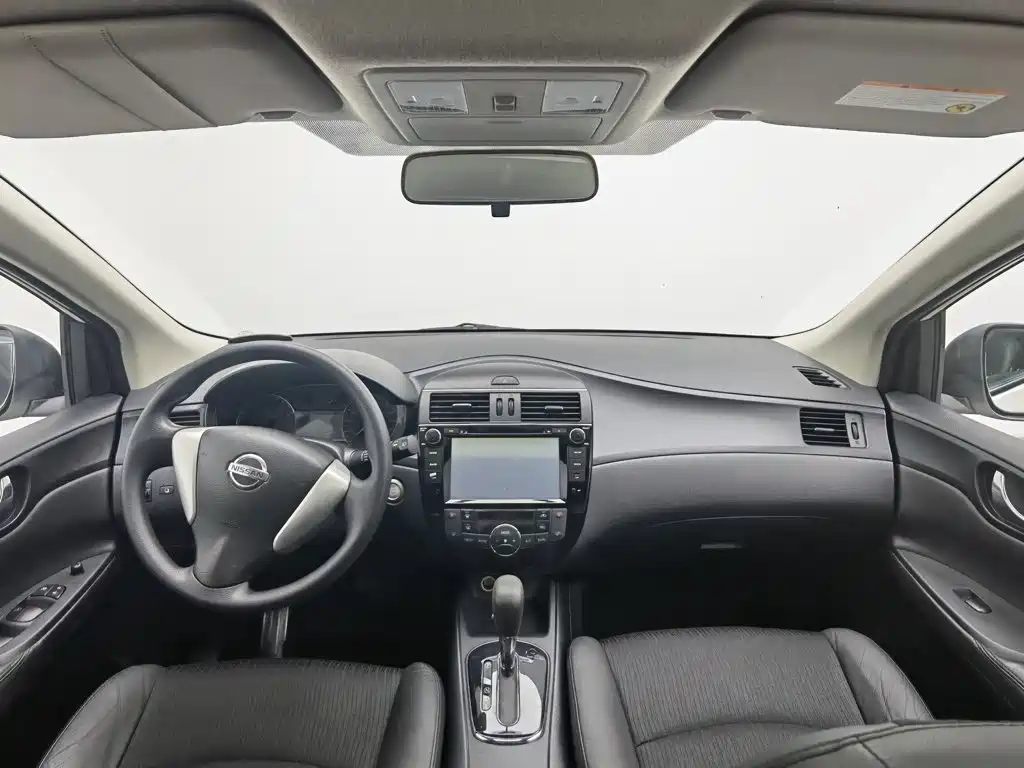 Nissan Tiida — миниатюра 5