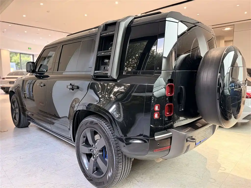 Land Rover Defender — миниатюра 3